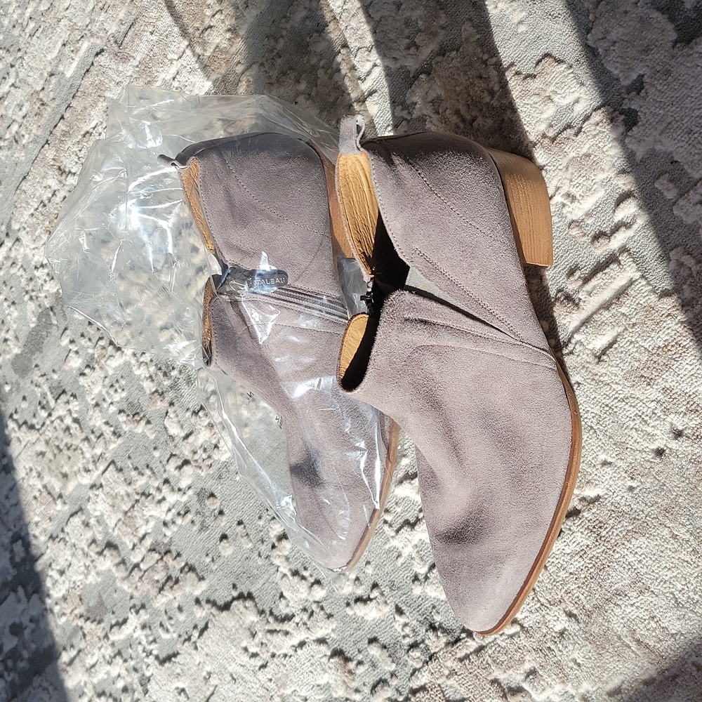 Italeau Gray Zarah Suede Ankle Booties